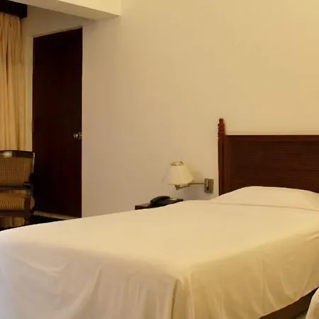 Paradise Isle Beach Resort-2